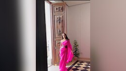 Shraddha Kapoor Didn't Shy Away From Painting The City Of Jeddah Pink In A <i>Saree</i>