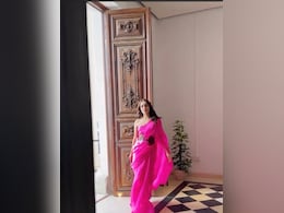 Shraddha Kapoor Didn't Shy Away From Painting The City Of Jeddah Pink In A <i>Saree</i> Shraddha Kapoor Didn't Shy Away From Painting The City Of Jeddah Pink In A <i>Saree</i>