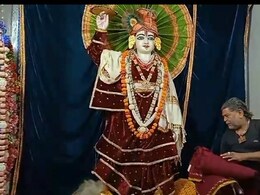 ग्वालियर में गलन भरी ठंड ! मंदिरों में भगवान जी ने पहनें ऊनी कपड़े, हीटर भी लगे