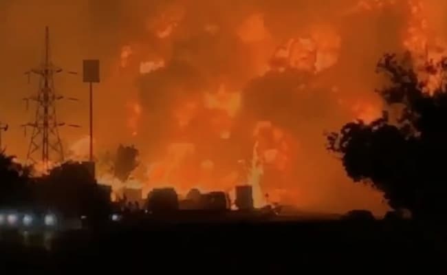 7 Dead, Many Critical In Huge Jaipur Fire As 2 Trucks Collide Outside Petrol Pump 7 Dead, Many Critical In Huge Jaipur Fire As 2 Trucks Collide Outside Petrol Pump