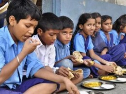 धक्कादायक! शालेय पोषण आहारातून 80 विद्यार्थ्यांना विषबाधा; रुग्णालयात उपचार सुरु