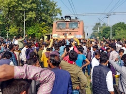 Rajasthan Politics: सांचोर में आज 'महापड़ाव', कई जगह ट्रेन रोकने की चेतावनी ; 9 जिले रद्द होने पर राजस्थान में हंगामा  Rajasthan Politics: सांचोर में आज 'महापड़ाव', कई जगह ट्रेन रोकने की चेतावनी ; 9 जिले रद्द होने पर राजस्थान में हंगामा