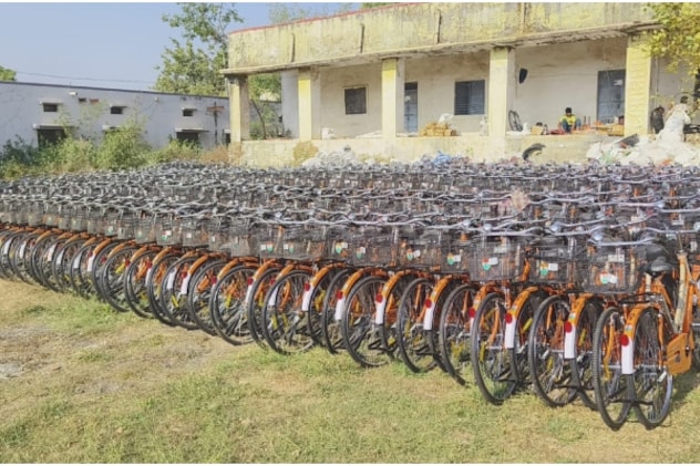 आज 9वीं कलास्ट की छात्राओं को मिलेंगी भगवा रंगी की फ्री साइकिल. आज 9वीं कलास्ट की छात्राओं को मिलेंगी भगवा रंगी की फ्री साइकिल.