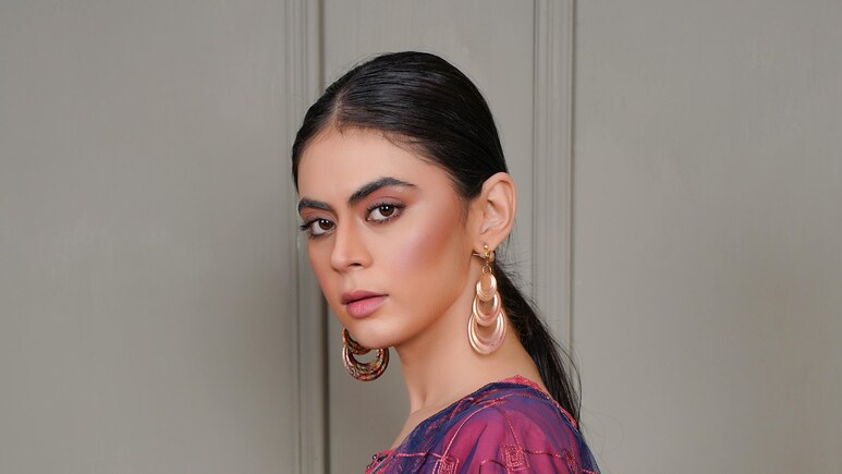 खूबसूरत कुर्ता सेट्स से लेकर स्टाइलिश कुर्तियों तक, Myntra पर वीमेन एथनिक वियर पर भारी छूट