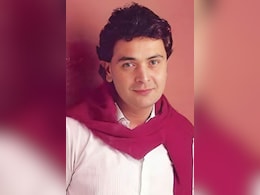 ऋषि कपूर के हूबहू हमशक्ल शख्स को देख इमोशनल हुए फैन्स, वहीं चेहरा, आंखें और स्माइल बिलकुल 'चिंटू' जैसी, लोग बोले- दूसरा जन्म तो नहीं  ऋषि कपूर के हूबहू हमशक्ल शख्स को देख इमोशनल हुए फैन्स, वहीं चेहरा, आंखें और स्माइल बिलकुल 'चिंटू' जैसी, लोग बोले- दूसरा जन्म तो नहीं