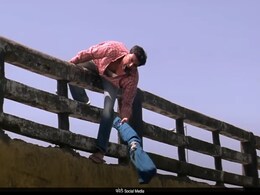 बॉलीवुड की हिट फिल्म का आने वाला है तीसरा पार्ट, इस सीन के सस्पेंस को जानने के लिए लोग कर रहे 18 साल से इंतजार बॉलीवुड की हिट फिल्म का आने वाला है तीसरा पार्ट, इस सीन के सस्पेंस को जानने के लिए लोग कर रहे 18 साल से इंतजार