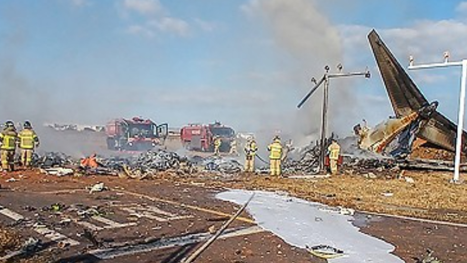 179 Feared Dead, 2 Rescued After Plane Crashes On South Korea Runway