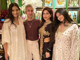 Sonam Kapoor's Christmas Dinner Was A Feast Of Food, Friends And Festive Vibes Sonam Kapoor's Christmas Dinner Was A Feast Of Food, Friends And Festive Vibes