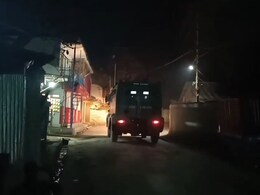 Off-Duty Soldier Shot At In Jammu And Kashmir's Tral, Hospitalised Off-Duty Soldier Shot At In Jammu And Kashmir's Tral, Hospitalised