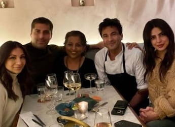 Priyanka Chopra And Nick Jonas Enjoyed A Lavish Feast At Vikas Khanna's 'Bungalow' Priyanka Chopra And Nick Jonas Enjoyed A Lavish Feast At Vikas Khanna's 'Bungalow'