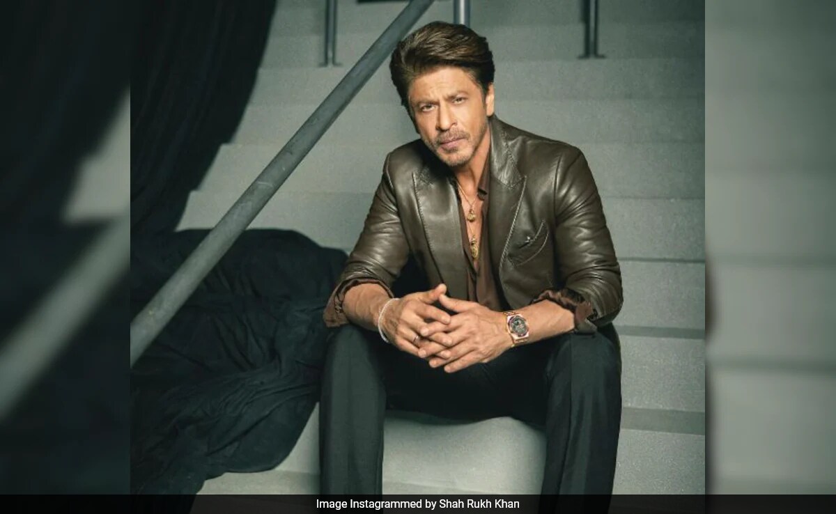 Shah Rukh Khan Responds To Diljit Dosanjh's <i>Korbo Lorbo Jeetbo</i> Slogan During Kolkata Concert: "I'm Sure..."