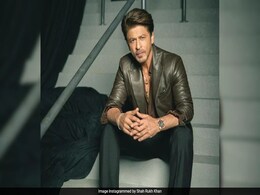Shah Rukh Khan Responds To Diljit Dosanjh's <i>Korbo Lorbo Jeetbo</i> Slogan During Kolkata Concert: "I'm Sure..." Shah Rukh Khan Responds To Diljit Dosanjh's <i>Korbo Lorbo Jeetbo</i> Slogan During Kolkata Concert: "I'm Sure..."
