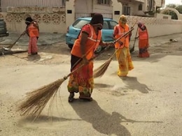 राजस्थान में सफाईकर्मियों की भर्ती का बदलेगा पैटर्न, मंत्री बोले- पहले संविदा पर होगी बहाली, रिव्यू के बाद मिलेगी पक्की नौकरी राजस्थान में सफाईकर्मियों की भर्ती का बदलेगा पैटर्न, मंत्री बोले- पहले संविदा पर होगी बहाली, रिव्यू के बाद मिलेगी पक्की नौकरी