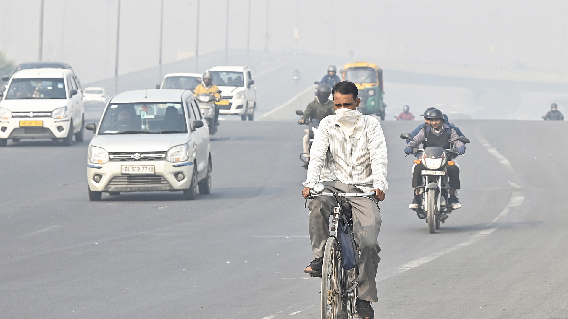 Delhi-NCR Covered With Smog, Air Quality Remains 'Severe'