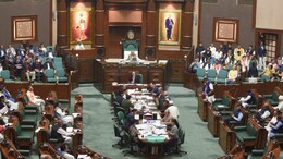 MP Vidhan Sabha की कार्यवाही अनिश्चितकाल के लिए रद्द, कांग्रेस और बीजेपी के बीच जमकर हुई नोक-झोंक