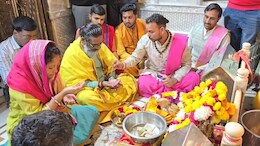 Religious Yatra : एमपी दौरे में सीएम सोरेन, पहले बाबा महाकाल फिर मां बगलामुखी के दरबार में की पूजा