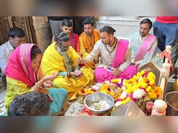 Religious Yatra : एमपी दौरे में सीएम सोरेन, पहले बाबा महाकाल फिर मां बगलामुखी के दरबार में की पूजा Religious Yatra : एमपी दौरे में सीएम सोरेन, पहले बाबा महाकाल फिर मां बगलामुखी के दरबार में की पूजा