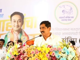 शरद पवारांच्या खासदारांची जीभ घसरली, भर कार्यक्रमात काढला पत्रकारावर राग शरद पवारांच्या खासदारांची जीभ घसरली, भर कार्यक्रमात काढला पत्रकारावर राग