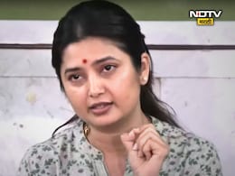 Prajakta Mali : 'परळीत पुरुष कलाकार जात नाहीत का?' सुरेश धस यांच्या आरोपांना अभिनेत्रीचं चोख उत्तर Prajakta Mali : 'परळीत पुरुष कलाकार जात नाहीत का?' सुरेश धस यांच्या आरोपांना अभिनेत्रीचं चोख उत्तर
