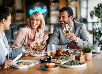 6 Food And Etiquette Mistakes To Avoid During Business Lunch Or Dinner 6 Food And Etiquette Mistakes To Avoid During Business Lunch Or Dinner