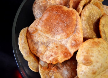 5 Tips To Transform Traditional Puri Into A Weight-Loss Friendly Delight 5 Tips To Transform Traditional Puri Into A Weight-Loss Friendly Delight