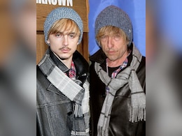 Timothee Chalamet Recreates Bob Dylans 2003 Look With Blonde Hair And A Beanie Hat For <i>A Complete Unknown</i> Movie Premiere Timothee Chalamet Recreates Bob Dylans 2003 Look With Blonde Hair And A Beanie Hat For <i>A Complete Unknown</i> Movie Premiere