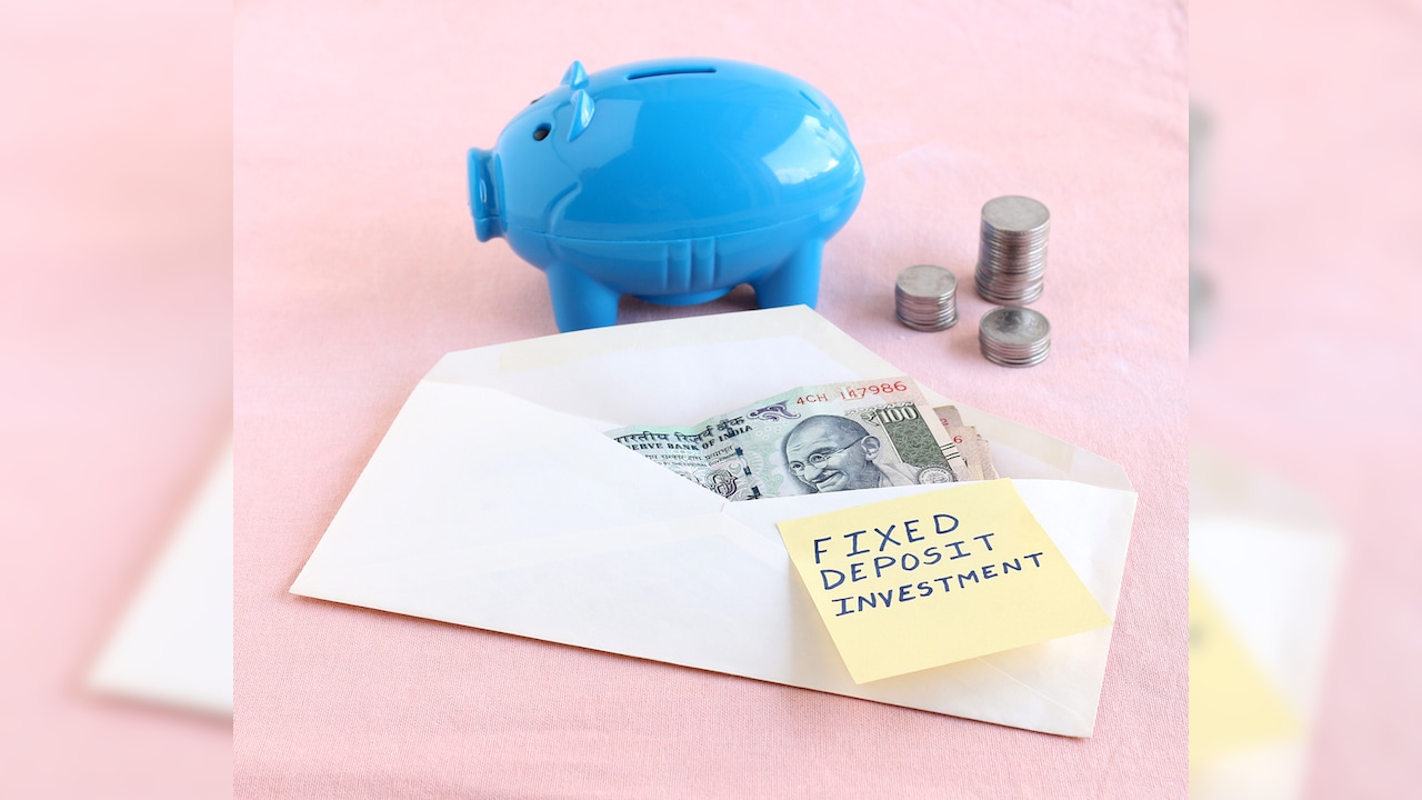 Rs 5,000 SIP vs Rs 5 Lakh Fixed Deposit: Which Delivers Bigger Returns