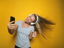 हैवी डिस्काउंट के साथ अभी खरीदें ये बेहतरीन ब्रांडेड वायरलेस ब्लूटूथ हेडफ़ोन, 80% तक की मिलेगी छूट हैवी डिस्काउंट के साथ अभी खरीदें ये बेहतरीन ब्रांडेड वायरलेस ब्लूटूथ हेडफ़ोन, 80% तक की मिलेगी छूट