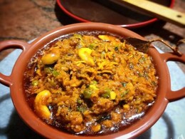 Haldi Ki Sabji Recipe: स्वाद के साथ सेहत के लिए घणी चोखी है राजस्थानी कच्ची हल्दी की सब्जी, जायके के लिए ट्राई करें ये रेसिपी