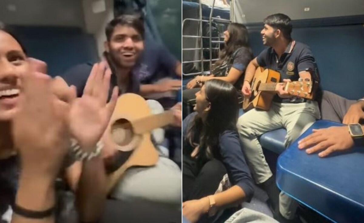 Chand Ss ट्रेन के AC कोच में बैठकर कुछ दोस्तों ने गिटार बजाकर गाया मोहम्मद रफी ...