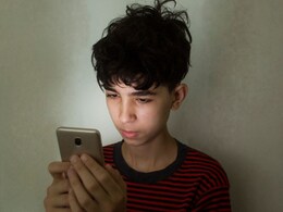 Sangli News: मोबाईलचा हट्ट, आईने बर्थडे गिफ्ट न दिल्याने 9 वीतील मुलाने आयुष्य संपवलं, सांगलीत खळबळ