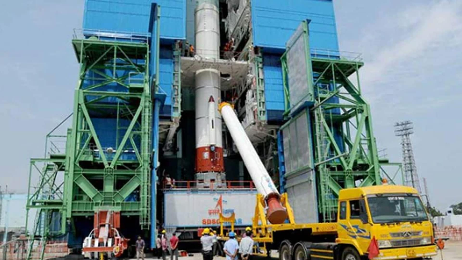 ISRO To Launch Proba-3 Mission | Apple Accused Of Spying On Employees' Devices