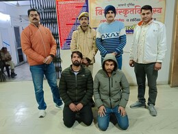 ऑनलाइन ठगों पर बड़ी कार्रवाई, उदयपुर में 3 आरोपी गिरफ्तार, नकदी समेत कई मोबाइल-सिम बरामद