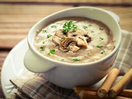 5 Foolproof Tips To Whip Up The Creamiest Mushroom Soup Ever