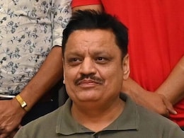 मैदान में फिल्डिंग करते वक्त क्रिकेटर की मौत, खिलाड़ियों ने जताया शोक