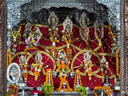 108 Metre "Chunri" Offered To Temple As Nepal City Celebrates Ram-Sita Wedding 108 Metre "Chunri" Offered To Temple As Nepal City Celebrates Ram-Sita Wedding