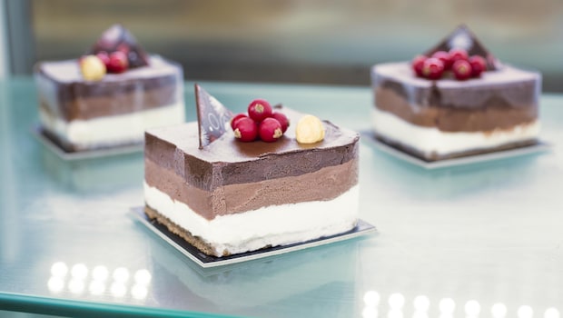 Chrishtmas 2024: 10 Delicious Cakes To Serve On Holiday Dinner That Arent Plum Cake