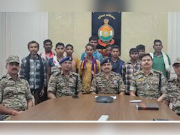 CG: शाह के बस्तर दौरे से पहले नक्सलियों ने डाले हथियार, सुकमा में पुलिस के सामने 11 ने किया सरेंडर 