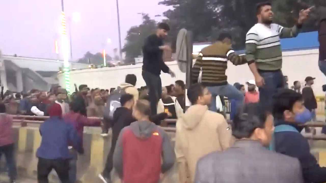 BPSC Row: Bihar Police Lathi-Charge On Aspirants As Student Protest Turns Ugly