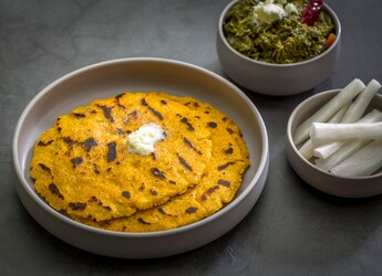Making Makki Ki Roti Just Got So Much Easier - Try This Simple Trick Making Makki Ki Roti Just Got So Much Easier - Try This Simple Trick