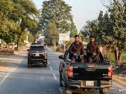 Pakistan's Pickup Trucks: A Status Symbol Showing Country's Power Gulf Pakistan's Pickup Trucks: A Status Symbol Showing Country's Power Gulf
