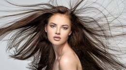 Hair Care Tips: सर्दियों में बाल झड़ने से हैं परेशान, तो बिना किसी खर्चे के इन घरेलू उपायों से बनाएं मजबूत और खूबसूरत!