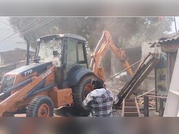 Bulldozer Action: एमपी के इस शहर में गरजा बुलडोजर, एक साथ 35 दुकानें की गई ध्वस्त