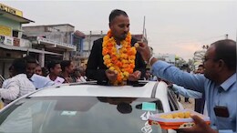 CGPSC Results: कभी पिता के साथ बेचा करते थे सब्जी, अब नायब तहसीलदार बनकर बढ़ाया परिवार का मान