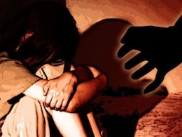 Rajasthan: सीकर में स्कूली शिक्षक ने छात्रा को बनाया हैवानियत का शिकार, रेप के बाद घर में छोड़ गया Rajasthan: सीकर में स्कूली शिक्षक ने छात्रा को बनाया हैवानियत का शिकार, रेप के बाद घर में छोड़ गया