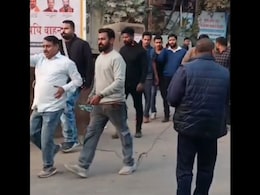 Khan Sir Faces Backlash From BPSC Candidates, Forced To Leave Protest Site Khan Sir Faces Backlash From BPSC Candidates, Forced To Leave Protest Site