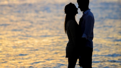 Relationship Tips: अपनों को खोने का डर सताता रहता है क्या करूं?