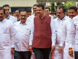मंत्रिमंडळ विस्तार कधी? अजित पवारांनी उत्तर देऊन टाकले, फडणवीसांचे मात्र मौन मंत्रिमंडळ विस्तार कधी? अजित पवारांनी उत्तर देऊन टाकले, फडणवीसांचे मात्र मौन