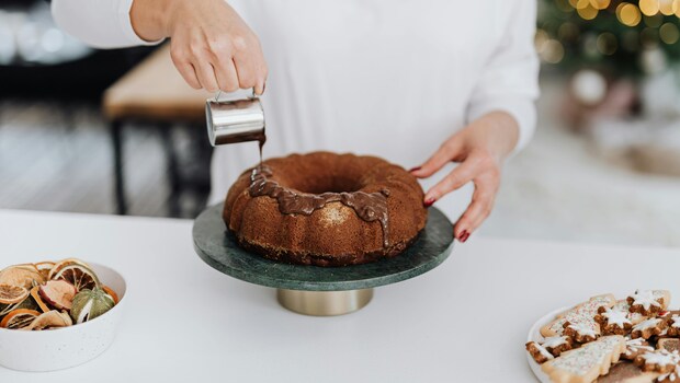 No Alcohol Plum Cake Recipe