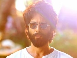 शाहिद कपूर ने कहा, कबीर सिंह जैसे लड़के होते भी हैं और लड़कियां उन्हें प्यार भी करती हैं... शाहिद कपूर ने कहा, कबीर सिंह जैसे लड़के होते भी हैं और लड़कियां उन्हें प्यार भी करती हैं...